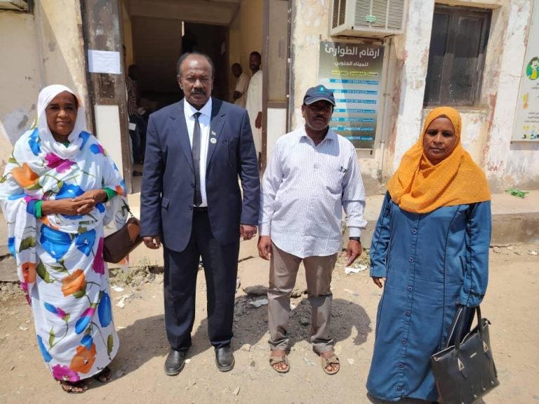 وزير الزراعه والغابات المكلف يتفقد الميناء الجنوبي