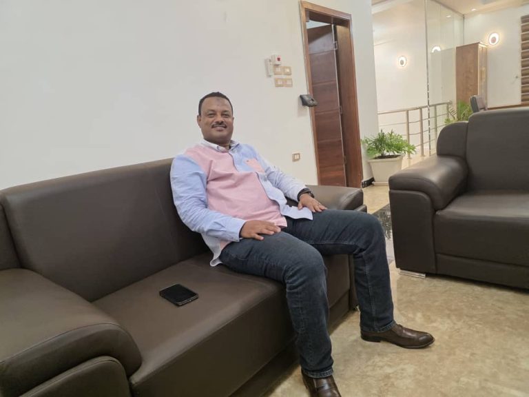 بين بورتسودان والخرطوم… أولويات العودة ..!