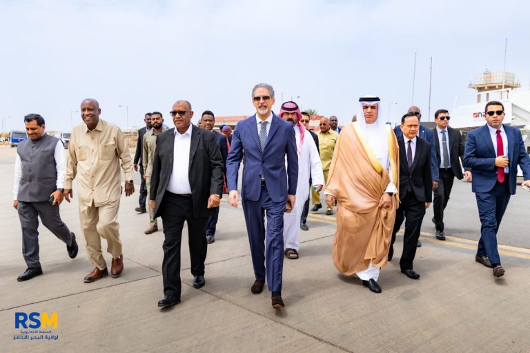 *بورتسودان تحتفي بعودة مصر للطيران والسفير المصرى يعلن إسقاط ٣ ملايين على السودان*