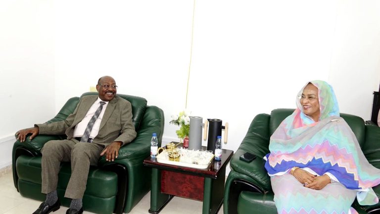 محافظ بنك السودان المركزي تدشِّن عودة وحدة المعلومات المالية لمقرها بالعاصمة الخرطوم